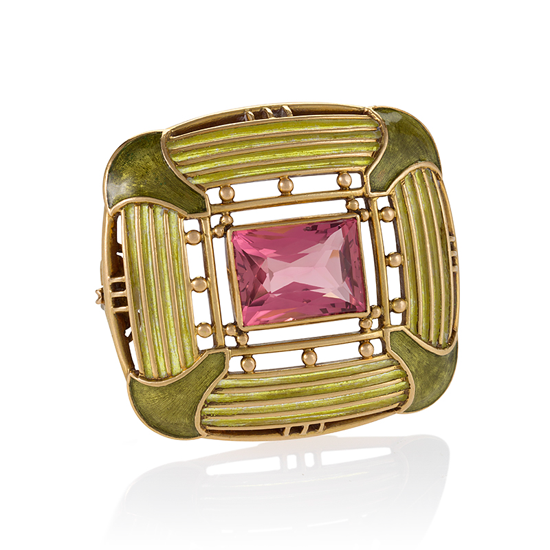 Золотая брошь с турмалином и эмалью. 1916 г. 