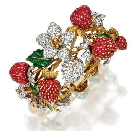 Золотой браслет «Земляничная поляна» с платиной, бриллиантами, кораллами, эмалью