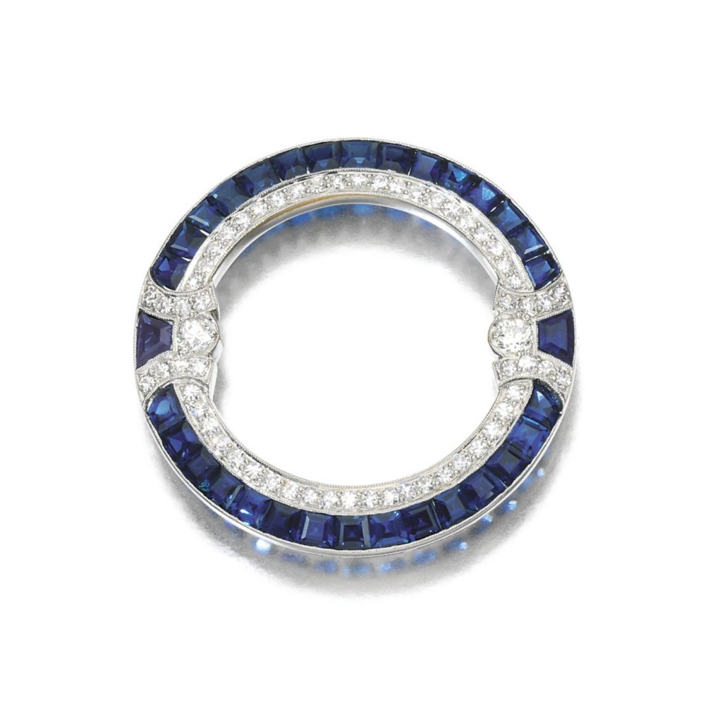 Круглая брошь. 1915 г., платина, сапфиры, бриллианты