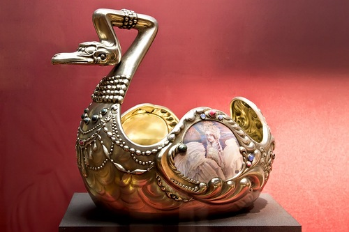 Ваза «Лебедь» в стилях модерн и русском, 1908–1917 гг