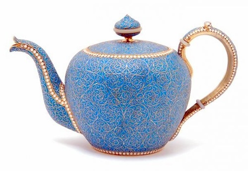 Серебряный чайник с золочением и эмалью