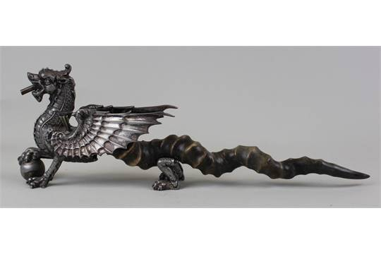 Настольная зажигалка из, посеребренного с чернением металла