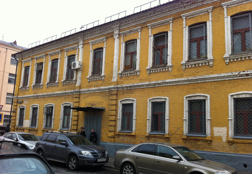 Здание в Иверском переулке бывшей богадельни для прислуги