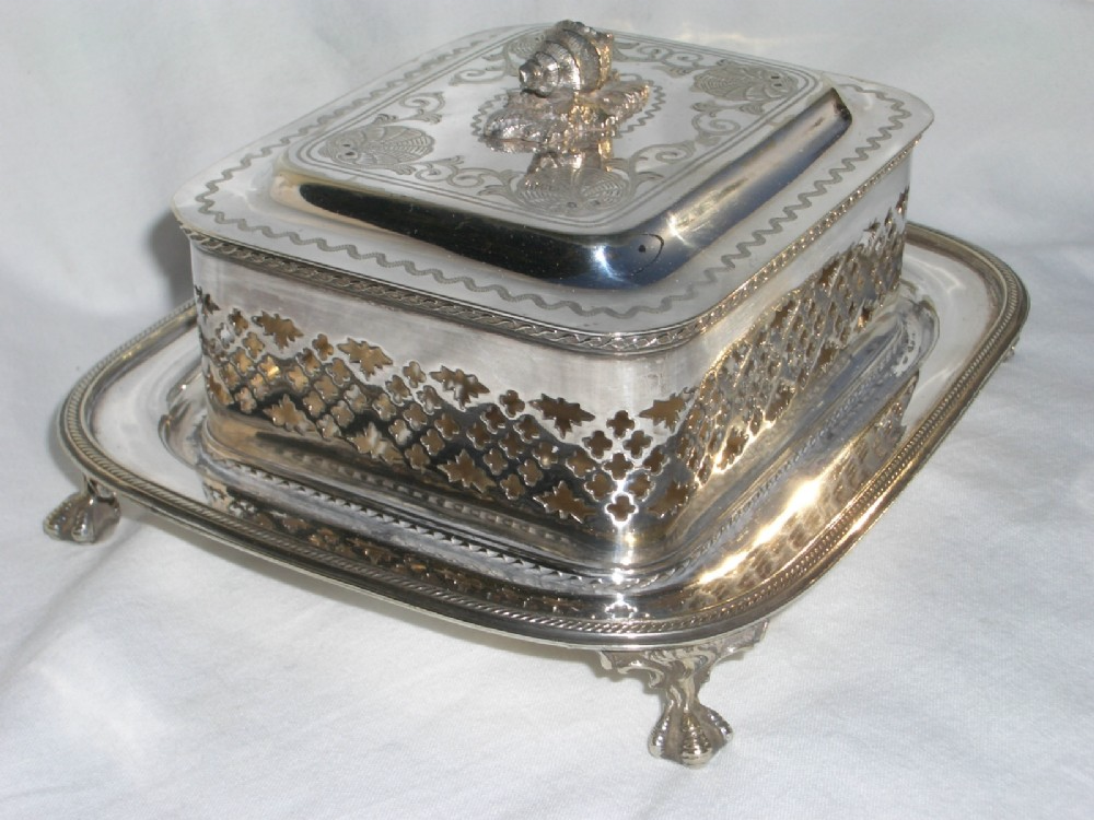 Посеребренная коробочка для сардин на подставке