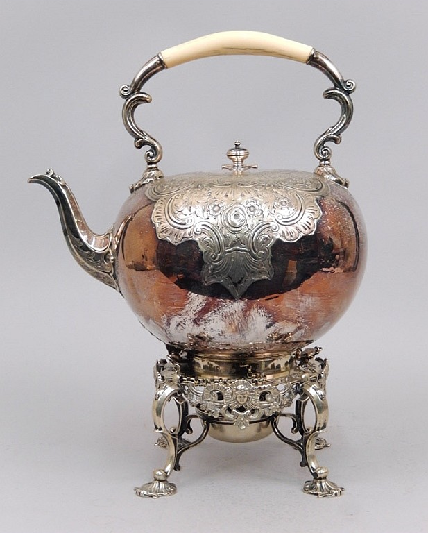 Викторианский посеребренный чайник с горелкой