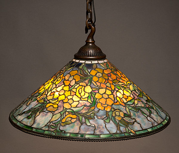 Люстра Alamander из колекции Такео Хориучи, продана за 212 400 $ в 1912 г. с аукциона Michaan.