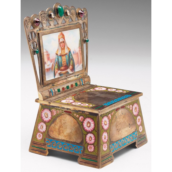Солонка в виде трона, конец 1890 г. Серебро, золочение, художественная расписная и сканная эмаль