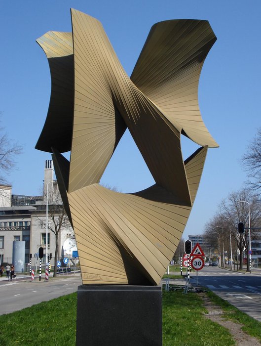 А. Певзнер. «Третье и четвертое измерение».