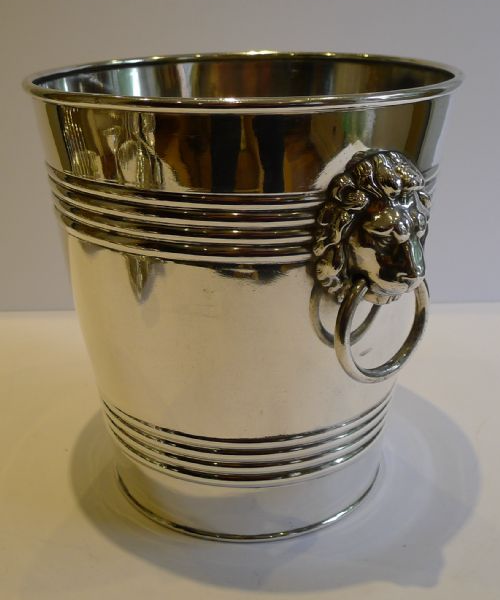 Посеребренное ведерко для охлаждения вин