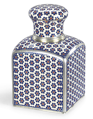 Серебряная чайница (1896 г.) и золоченый серебряный подстаканник (1889 г.) а. д. Sotheby’s 