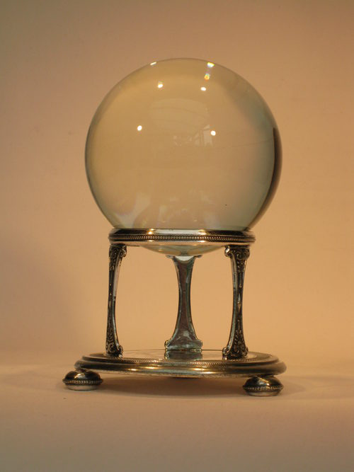 Хрустальная сфера на посеребренной подставке Walker & Hall 