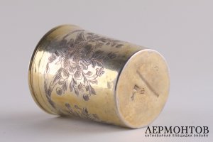 Стакан с штихельным узором. Серебро, золочение. Россия, Москва, 1733 год.