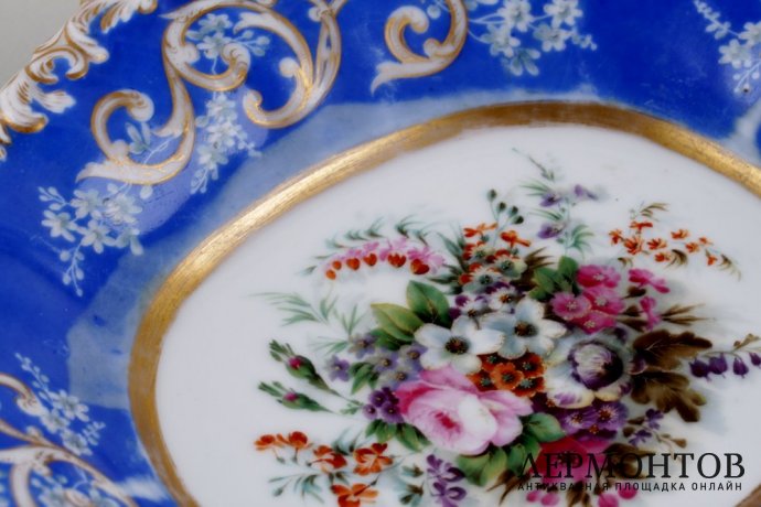 Сухарница с цветочным орнаментом. Завод Попова. Фарфор, роспись. Пер. пол. XIX в.