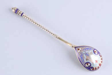 Ложка. Иван Хлебников. Выемчатая эмаль. Серебро 84 пробы. Россия, Москва, 1887 год.