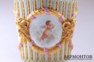 Большое кашпо с живописью в классическом стиле. ИФЗ. Фарфор, роспись, золочение. XIX в.