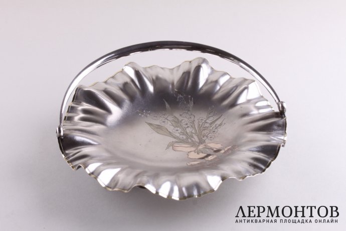 Конфетница в стиле модерн. К. Фаберже. Серебро 84 пробы, золочение. Россия, 1896 г.