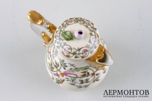 Сливочник в классическом стиле. Фарфор, роспись, золочение. ИФЗ, XIX в.