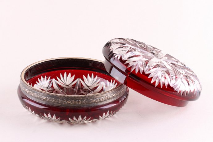 Бонбоньерка, конфетница. Хрусталь, серебро 950 пробы. Франция, XIX век.