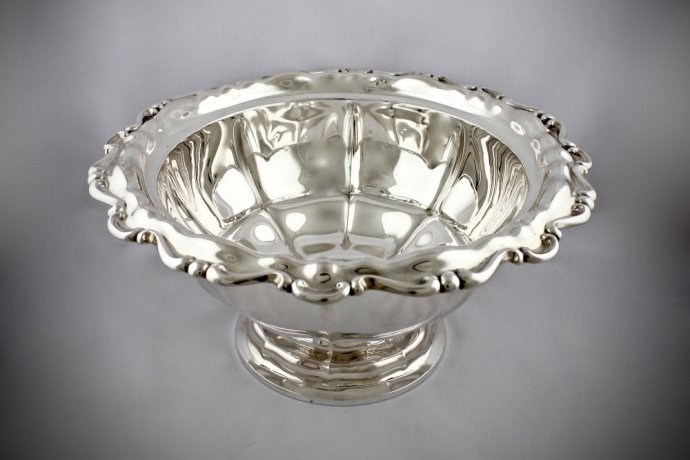 Фруктовница на ножке. Серебро 800 пробы. Франция, XIX-XX вв.