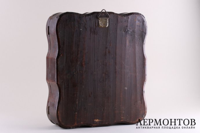 Икона Преподобной Елизаветы  Чудотворицы и Великомученицы Варвары в киоте.