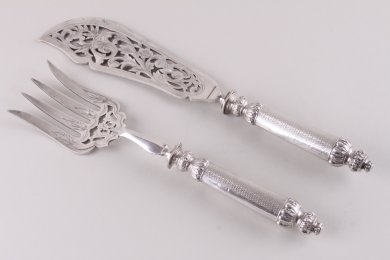 Сервировочный комплект для рыбы. Edouard Ernie. Серебро 950 пробы. Франция, XIX в.