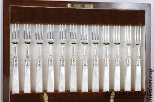 Десертный набор на 12 персон Walker and Hall Ltd. Серебро 925. Англия