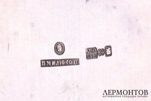 Чайница в русском стиле. П. Милюков. Серебро 84 пробы. Россия, 1893 год.