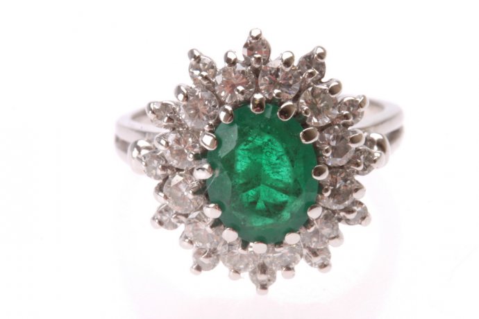 Кольцо с изумрудом 2,0 k, бриллиантами 1,38 к . Золото 585 пробы.