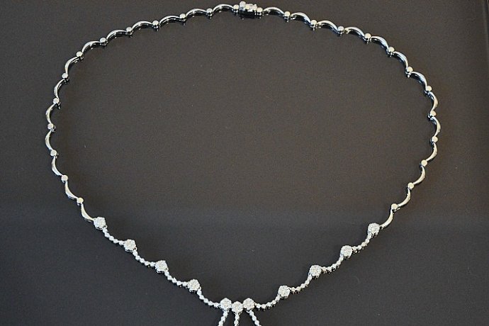 Колье с бриллиантами 1,96 к. Золото 750 пробы. 