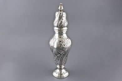 Высокий шейкер для специй. Серебро 800 пробы. Европа, 1930-е.