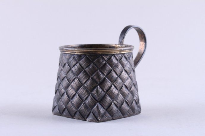 Подстаканник. Имитация плетения. Серебро 84 пробы, золочение. Россия, 1883 г.