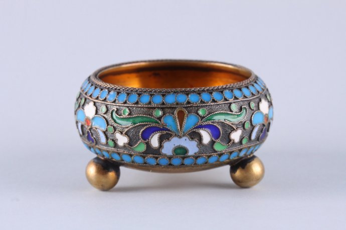 Солонка. Баскаков. Эмаль по скани. Серебро 84 пробы. Россия, Москва, 1908-1917 гг.