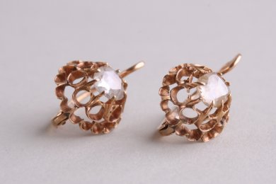 Серьги. Золото 56 пробы, бриллианты. Российская империя, нач. XX века.