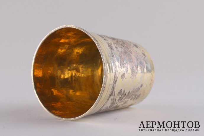 Стакан с штихельным узором. Серебро, золочение. Россия, Москва, 1733 год.