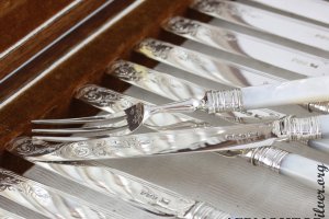 Десертный набор на 12 персон Walker and Hall Ltd. Серебро 925. Англия