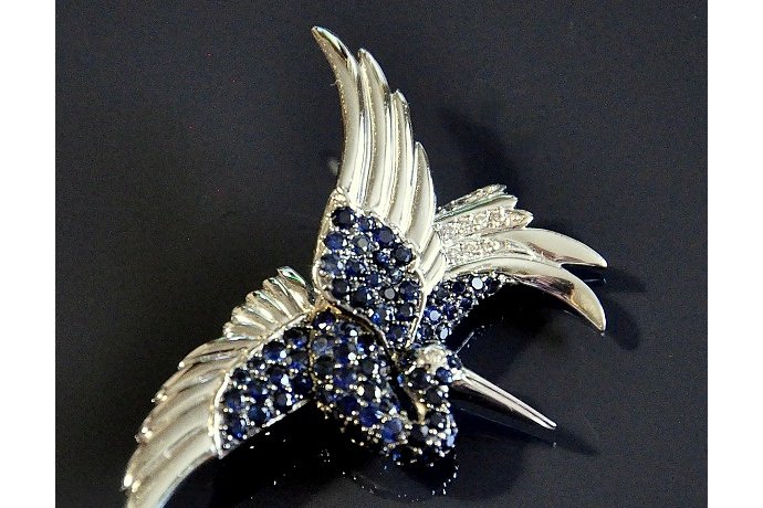 Брошь с сапфирами, бриллиантами. Золото 585 пробы.