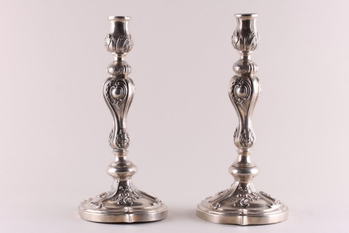 Парные подсвечники в стиле рококо. Серебро 84 пробы. Российская империя, 1873 год.