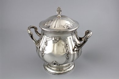 СЕРЕБРЯНАЯ САХАРНИЦА. OLIVER CARON. СЕРЕБРО 950 ПРОБЫ. ФРАНЦИЯ, 1900-Е ГГ.