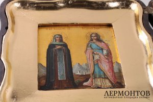 Икона Преподобной Елизаветы  Чудотворицы и Великомученицы Варвары в киоте.