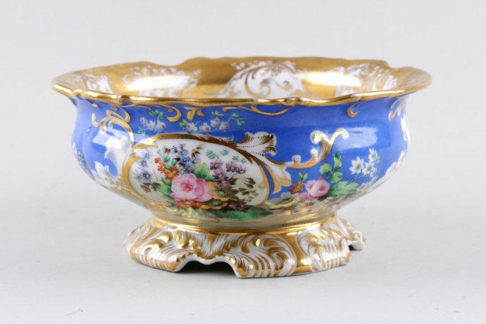 Чаша с цветочным орнаментом. Завод Попова. Фарфор, роспись. Пер. пол. XIX в.