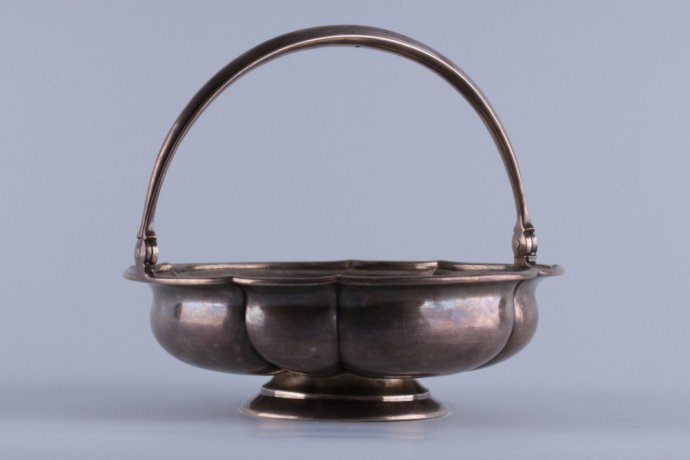 Конфетница вазочка. Сазиков. 1863 г. Серебро 84. Российская империя