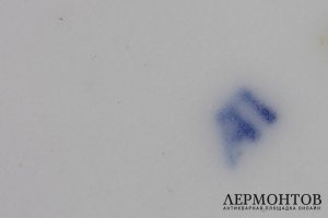 Сухарница с цветочным орнаментом. Завод Попова. Фарфор, роспись. Пер. пол. XIX в.