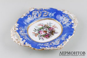 Сухарница с цветочным орнаментом. Завод Попова. Фарфор, роспись. Пер. пол. XIX в.