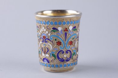 Стопка с полихромной эмалью по скани. Серебро 84 пробы. Москва, Россия, 1899-1908 гг.