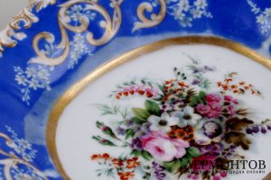 Сухарница с цветочным орнаментом. Завод Попова. Фарфор, роспись. Пер. пол. XIX в.