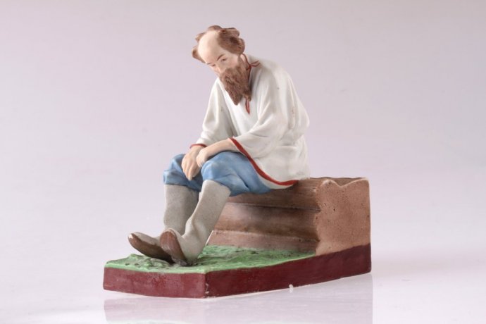 Фигурка. Старик на завалинке. Фабрика Гарднера. 2-я пол. XIX в. Российская империя 