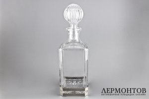 Штоф в серебряной подставке. Европа. XX век