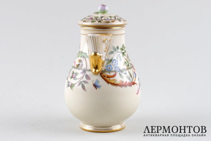 Сливочник в классическом стиле. Фарфор, роспись, золочение. ИФЗ, XIX в.