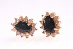 Серьги-гвоздики с сапфиром и бриллиантами 1,68 k. Золото 585 пробы.