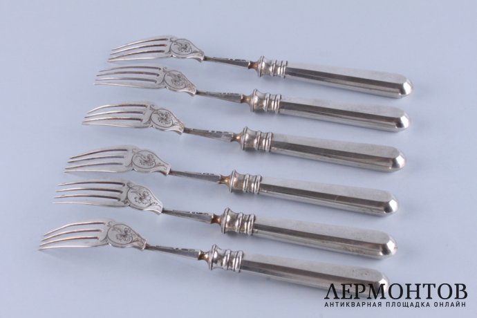 Комплект приборов для рыбы. Фирма О. Курлюкова. Серебро 84. Россия, 1908-1917 гг.